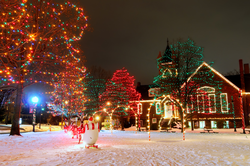 7 Best Places for Christmas Decorations
